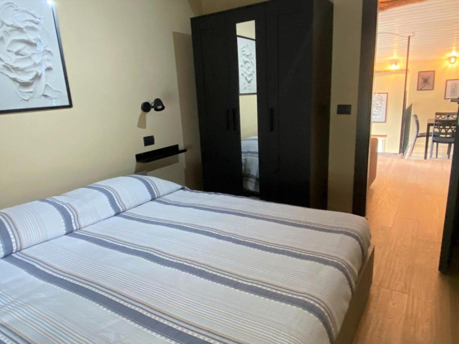 Argegno'S River - Central Apartment Lake View Phòng bức ảnh